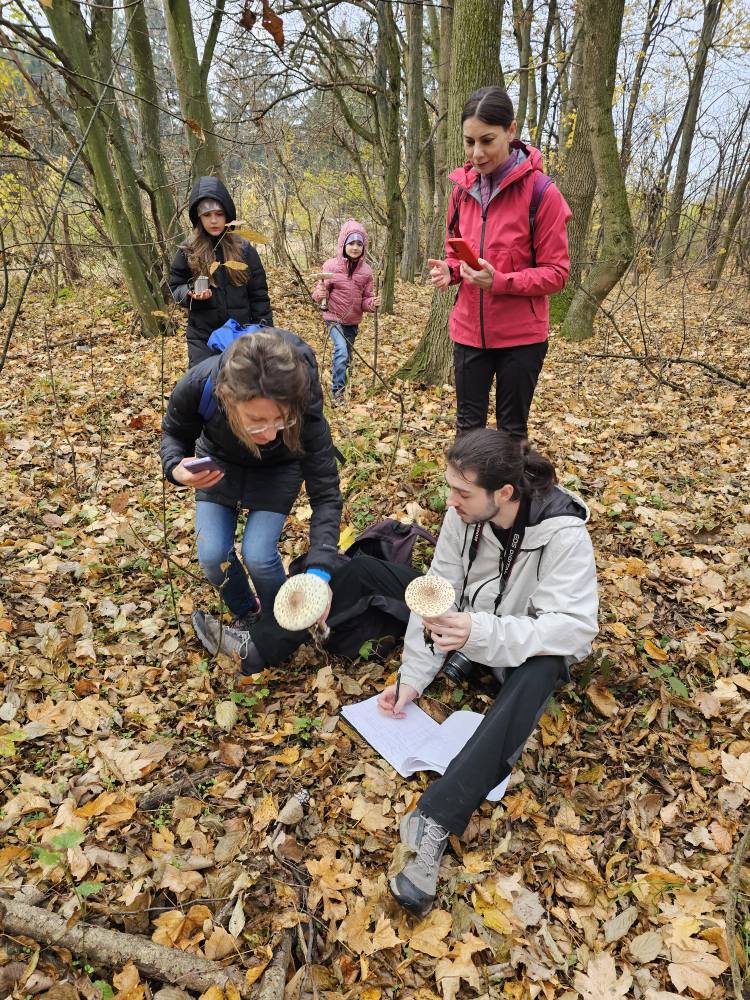 Activitate de teren – Monitorizarea diversității fungice în masivul păduros Bârnova-Repedea, Iași